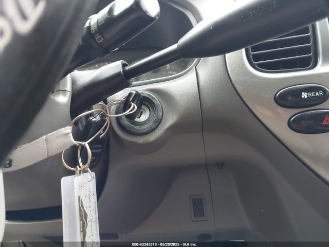 Продажа на аукционе авто 2001 Toyota Sequoia Limited V8, vin: 5TDBT48A31S014445, номер лота: 42343319
