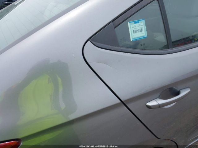 5NPD84LFXJH295002 Hyundai ELANTRA SEL