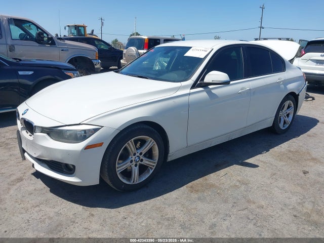 BMW 320i 2015 WBA3B1C52FK139593 Image 2