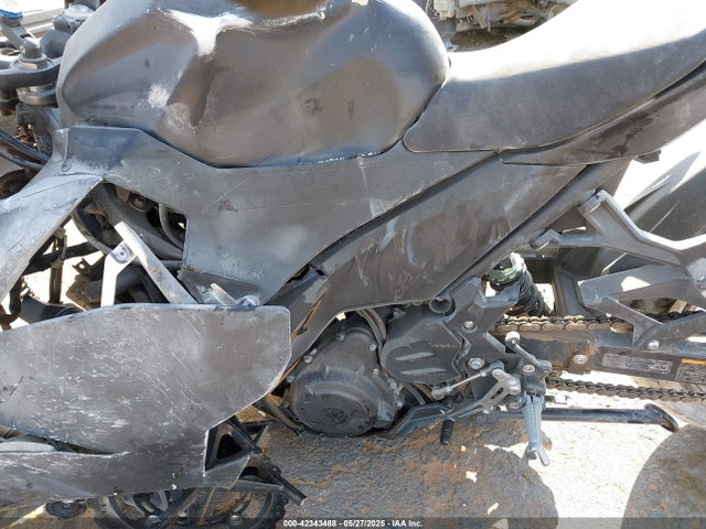 JKAEXKG14PDAL8813 Kawasaki Ninja 400