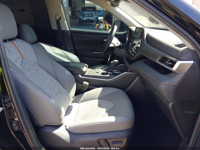5TDAARAH2NS517184 Toyota a25a-fxs, 5nm