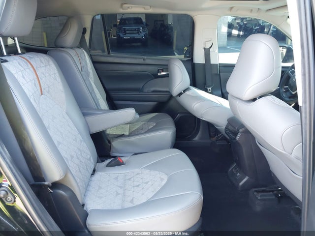 5TDAARAH2NS517184 Toyota a25a-fxs, 5nm