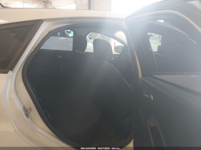 1FADP3K20FL288709 Ford FOCUS SE