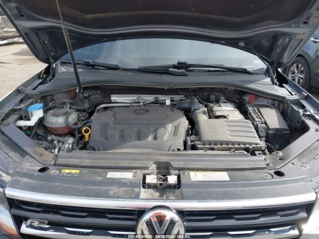 3VV3B7AX1MM020886 Volkswagen Tiguan