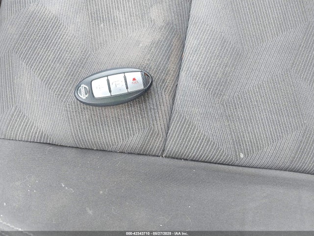 KNMAT2MV9GP696128 Nissan ROGUE SV