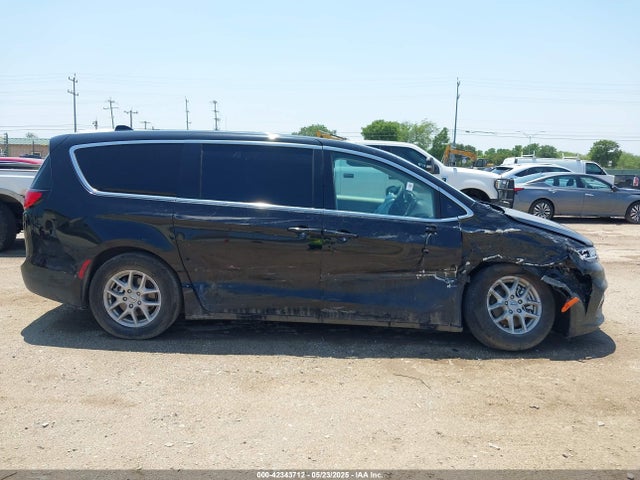 Chrysler Pacifica Touring L 2024 2C4RC1BG7RR136417 Image 13