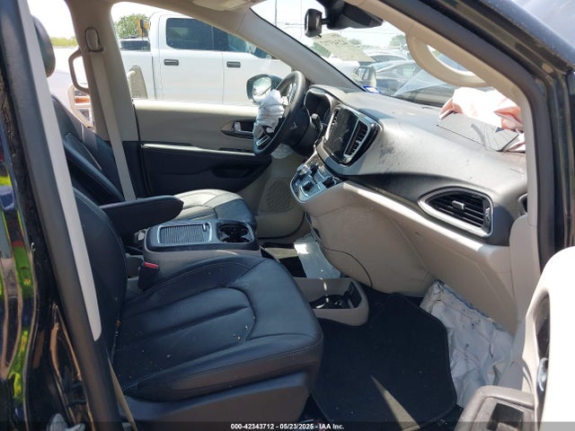 Chrysler Pacifica Touring L 2024 2C4RC1BG7RR136417 Image 5