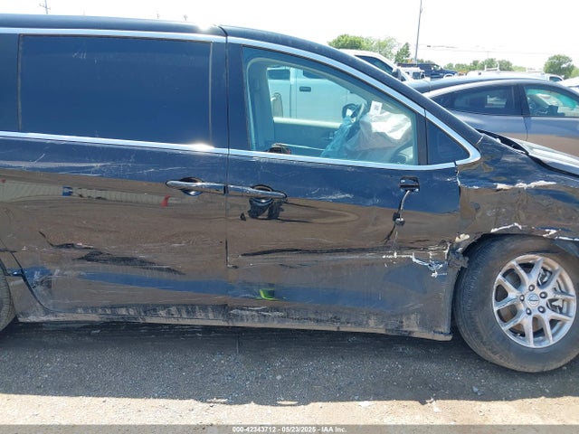 Chrysler Pacifica Touring L 2024 2C4RC1BG7RR136417 Image 6