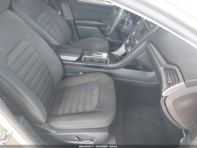 3FA6P0H78JR254229 Ford FUSION SE