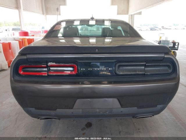 2C3CDZAG5JH339596 Dodge Challenger Sxt Plus