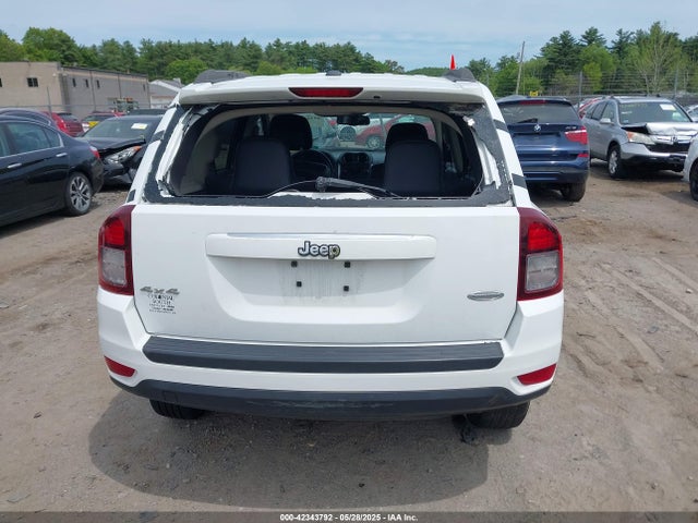 1C4NJDEB6FD366390 Jeep 2015