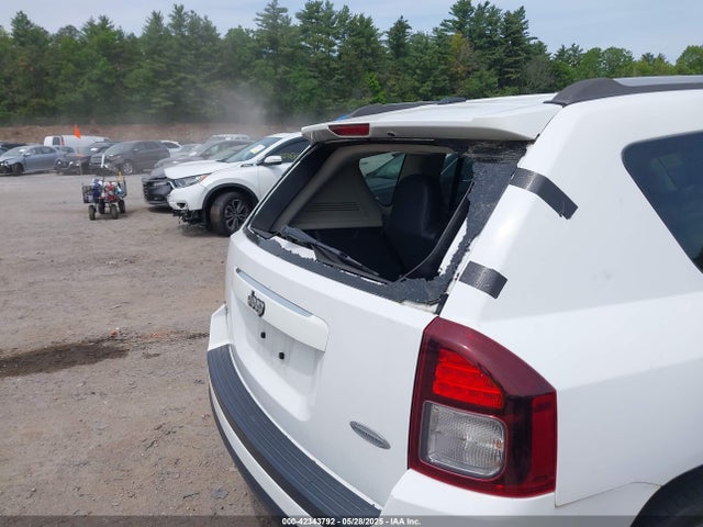 1C4NJDEB6FD366390 Jeep 2015