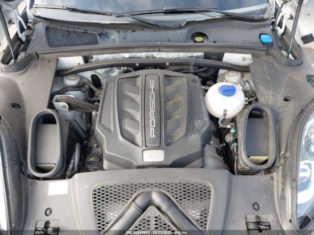 2017 PORSCHE MACAN WP1AB2A57HLB18303 Photo 9