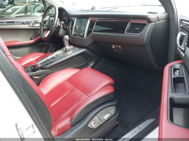 2017 PORSCHE MACAN WP1AB2A57HLB18303 Photo 4