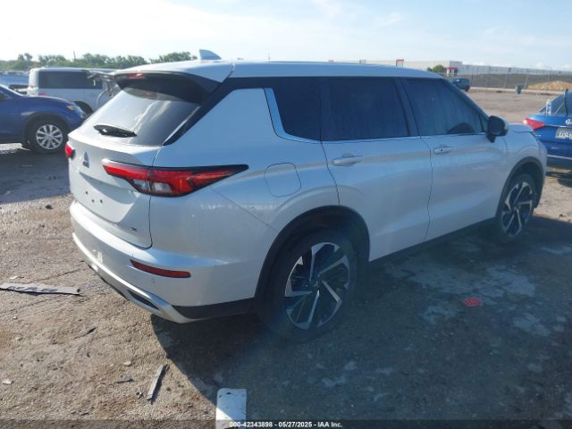 2022 MITSUBISHI OUTLANDER JA4J3UA81NZ089842 Photo 3