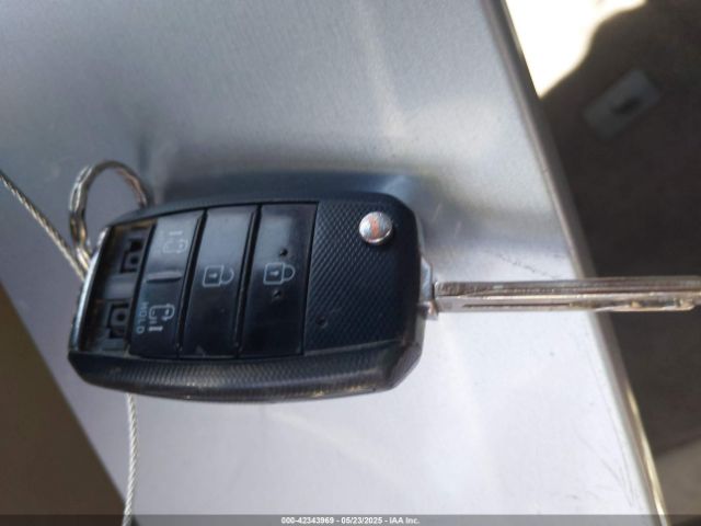 KNDMB5C11G6092904 KIA SEDONA LX