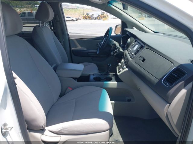 KNDMB5C11G6092904 KIA SEDONA LX