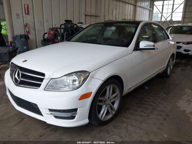2013 MERCEDES-BENZ C 250 WDDGF4HBXDA839380 Photo 1