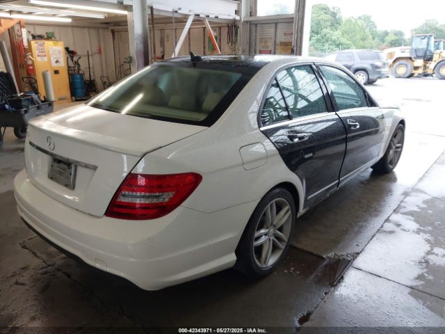 2013 MERCEDES-BENZ C 250 WDDGF4HBXDA839380 Photo 3