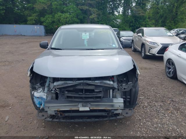 JA4AD2A35HZ050004 Mitsubishi Outlander Es