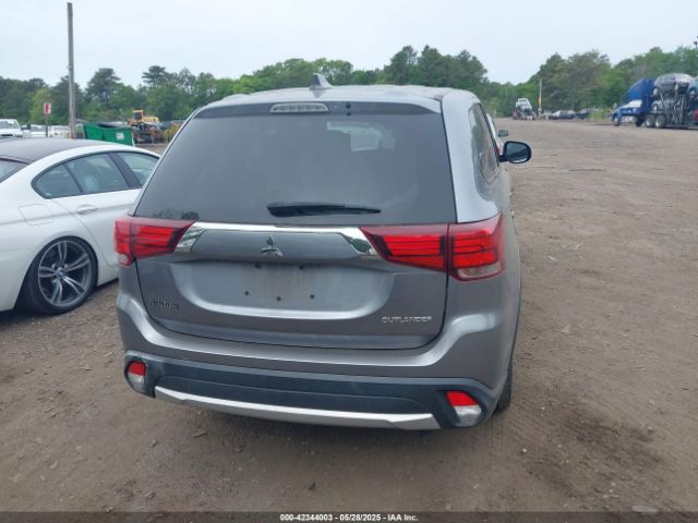 JA4AD2A35HZ050004 Mitsubishi Outlander Es
