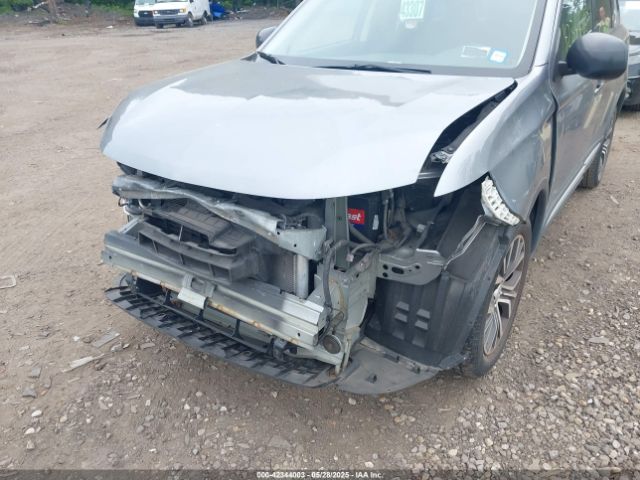 JA4AD2A35HZ050004 Mitsubishi Outlander Es