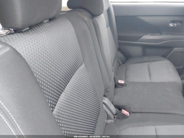 JA4AD2A35HZ050004 Mitsubishi Outlander Es