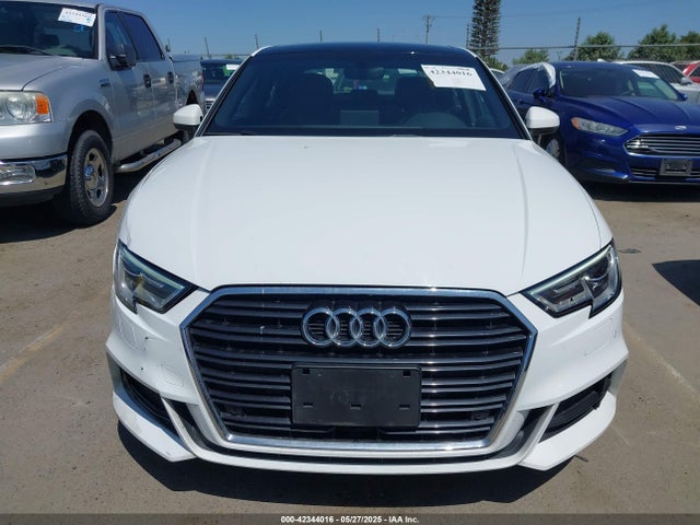 Audi 2018 2018 WAUGUGFF1J1029393 Image 12
