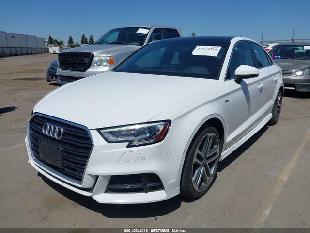 2018 AUDI A3 WAUGUGFF1J1029393 Photo 1