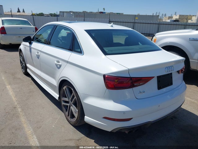 2018 AUDI A3 WAUGUGFF1J1029393 Photo 2