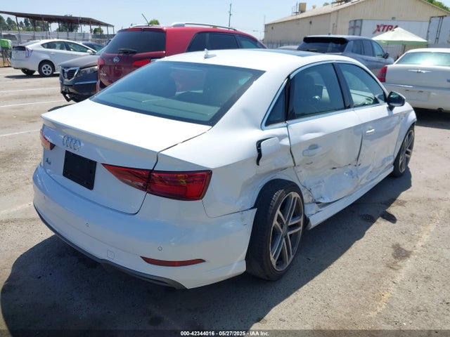 2018 AUDI A3 WAUGUGFF1J1029393 Photo 3