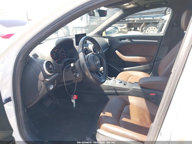2018 AUDI A3 WAUGUGFF1J1029393 Photo 4