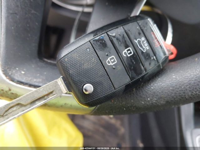 5XYPGDA31HG270824 KIA Sorento 2.4l Lx