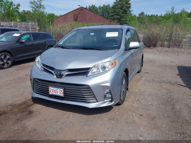 2019 TOYOTA SIENNA 5TDYZ3DC8KS003906 Photo 1