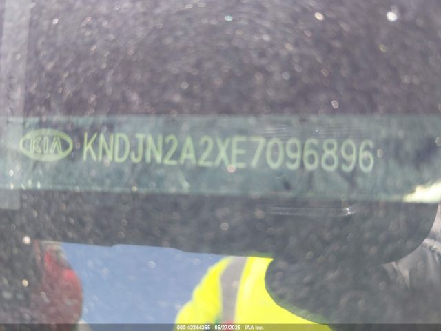 KNDJN2A2XE7096896 KIA Soul