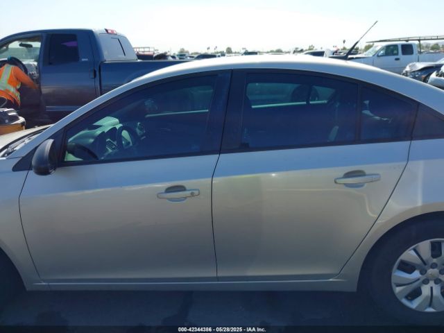 1G1PA5SH8E7440048 Chevrolet Cruze Ls Auto