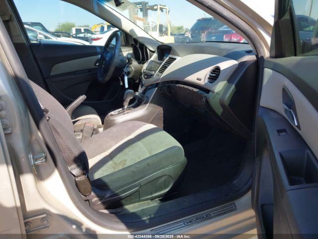 1G1PA5SH8E7440048 Chevrolet Cruze Ls Auto