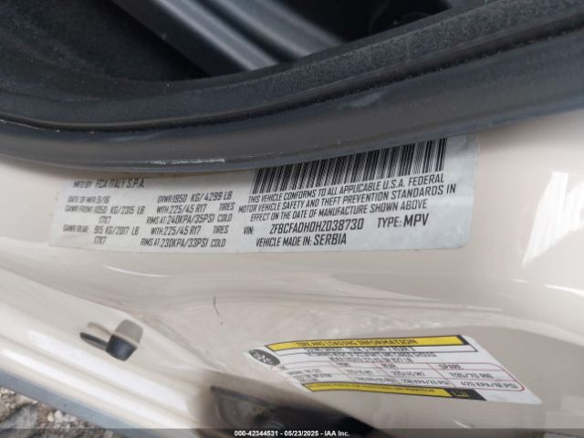 2017 FIAT 500L ZFBCFADH0HZ038730 Photo 8