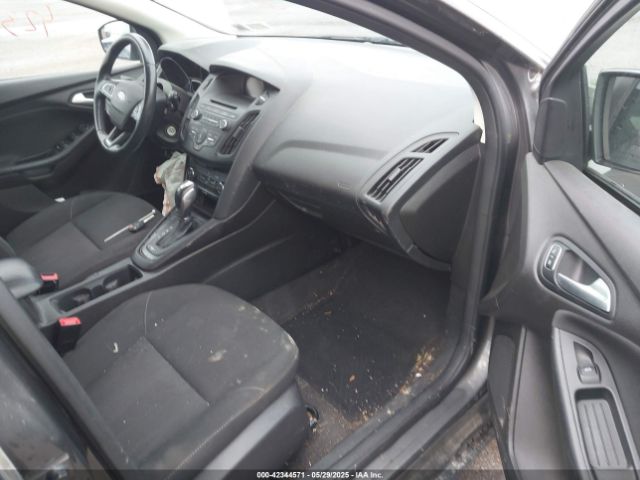 1FADP3K20FL379012 Ford FOCUS SE