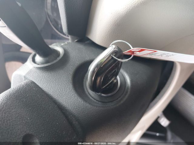 KM8J33A44HU444366 Hyundai TUCSON SE