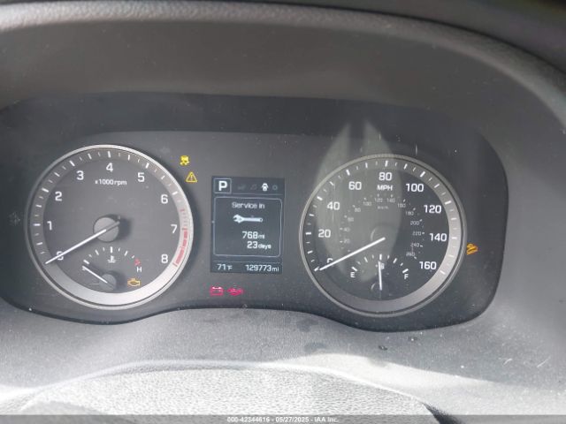 KM8J33A44HU444366 Hyundai TUCSON SE