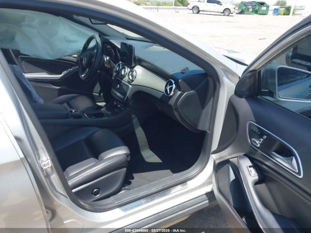 2018 MERCEDES-BENZ GLA 250 WDCTG4GB3JJ408554 Photo 4