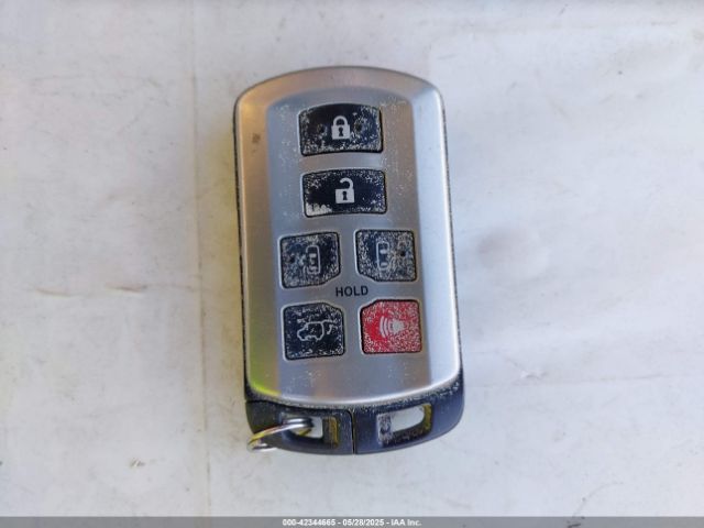 5TDDZ3DC0KS223202 Toyota Sienna Xle Premium 7 Passenger