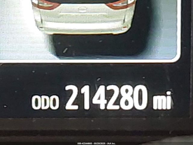 5TDDZ3DC0KS223202 Toyota Sienna Xle Premium 7 Passenger