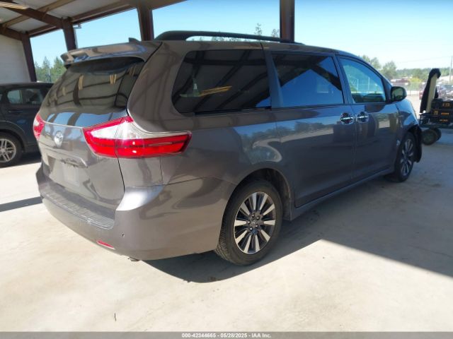 5TDDZ3DC0KS223202 Toyota Sienna Xle Premium 7 Passenger
