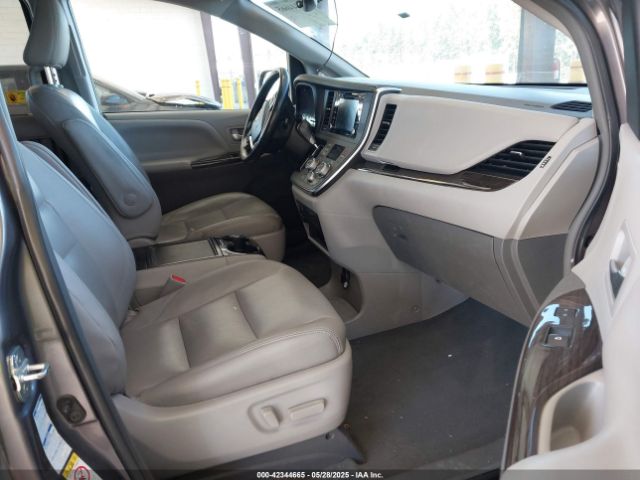 5TDDZ3DC0KS223202 Toyota Sienna Xle Premium 7 Passenger