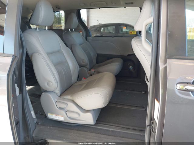 5TDDZ3DC0KS223202 Toyota Sienna Xle Premium 7 Passenger