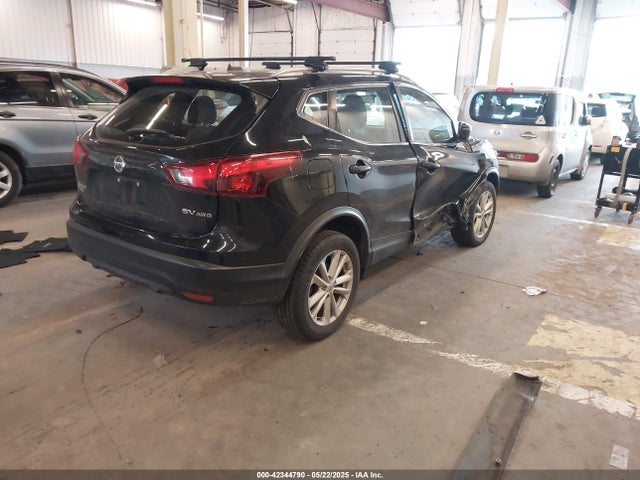 JN1BJ1CR1HW101582 Nissan 2017