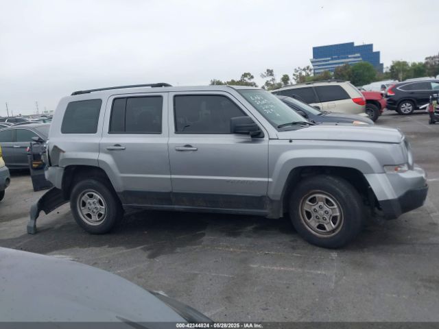 1C4NJRBBXGD691935 Jeep 2016