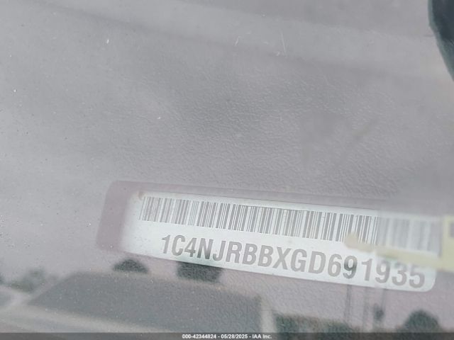 1C4NJRBBXGD691935 Jeep 2016